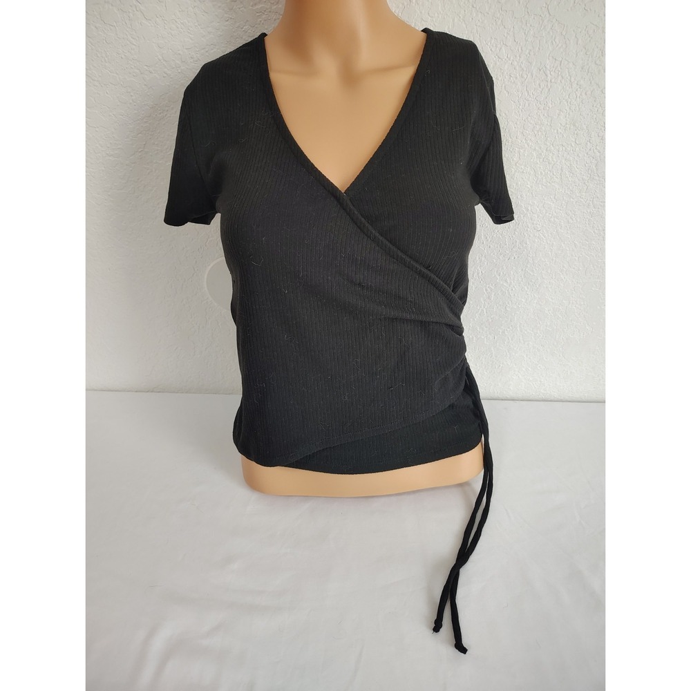 No Boundaries Women's Black Ribbed Short Sleeve Shirt Blouse - Size M